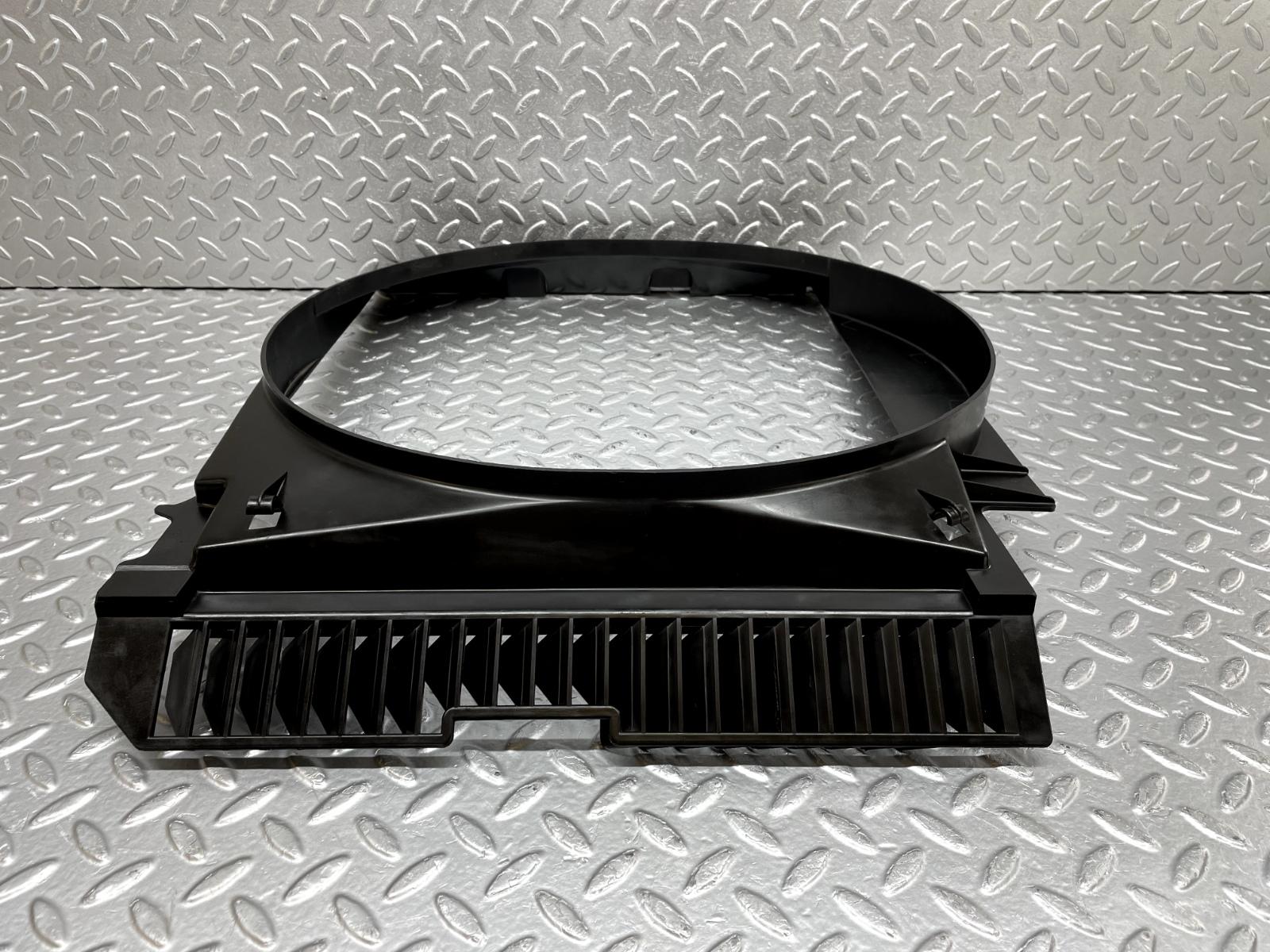 44248 Mercedes-Benz W123 280E Radiator Fan Shroud Cover 1235051655