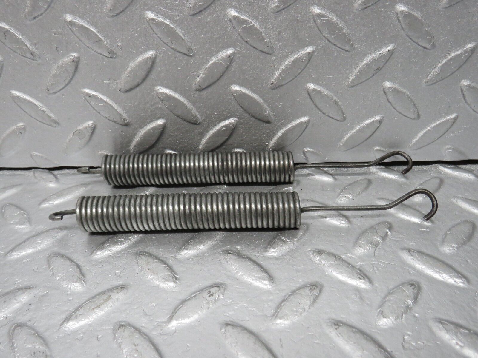 39295 Mercedes-Benz R107 500SL Rear Brake Regulator