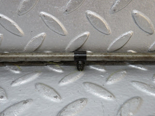 39933 Mercedes-Benz R107 350SL Camshaft Oil Tube