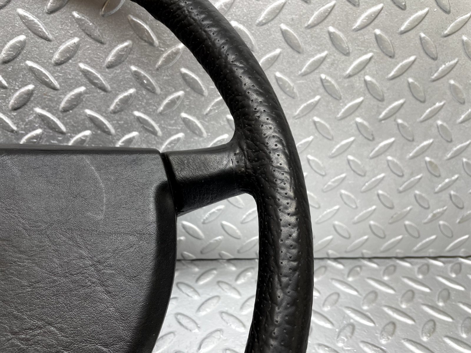 44270 Mercedes-Benz W123 280E Steering Wheel 1264640017