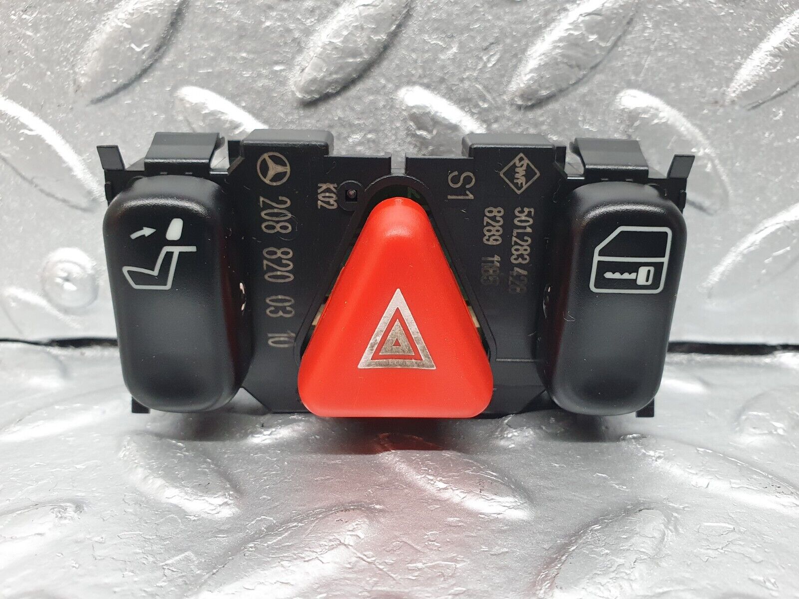 41866 Mercedes-Benz W202 C200 Hazard Warning Light Switch 2088200310