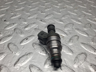 W124 Cabriolet fuel injector used OEM