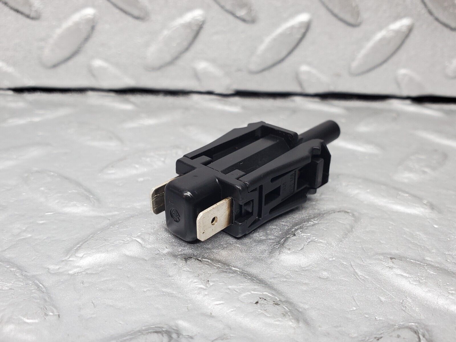 45889 Mercedes-Benz W126 420SE Door Contact Switch 2x 0015458714