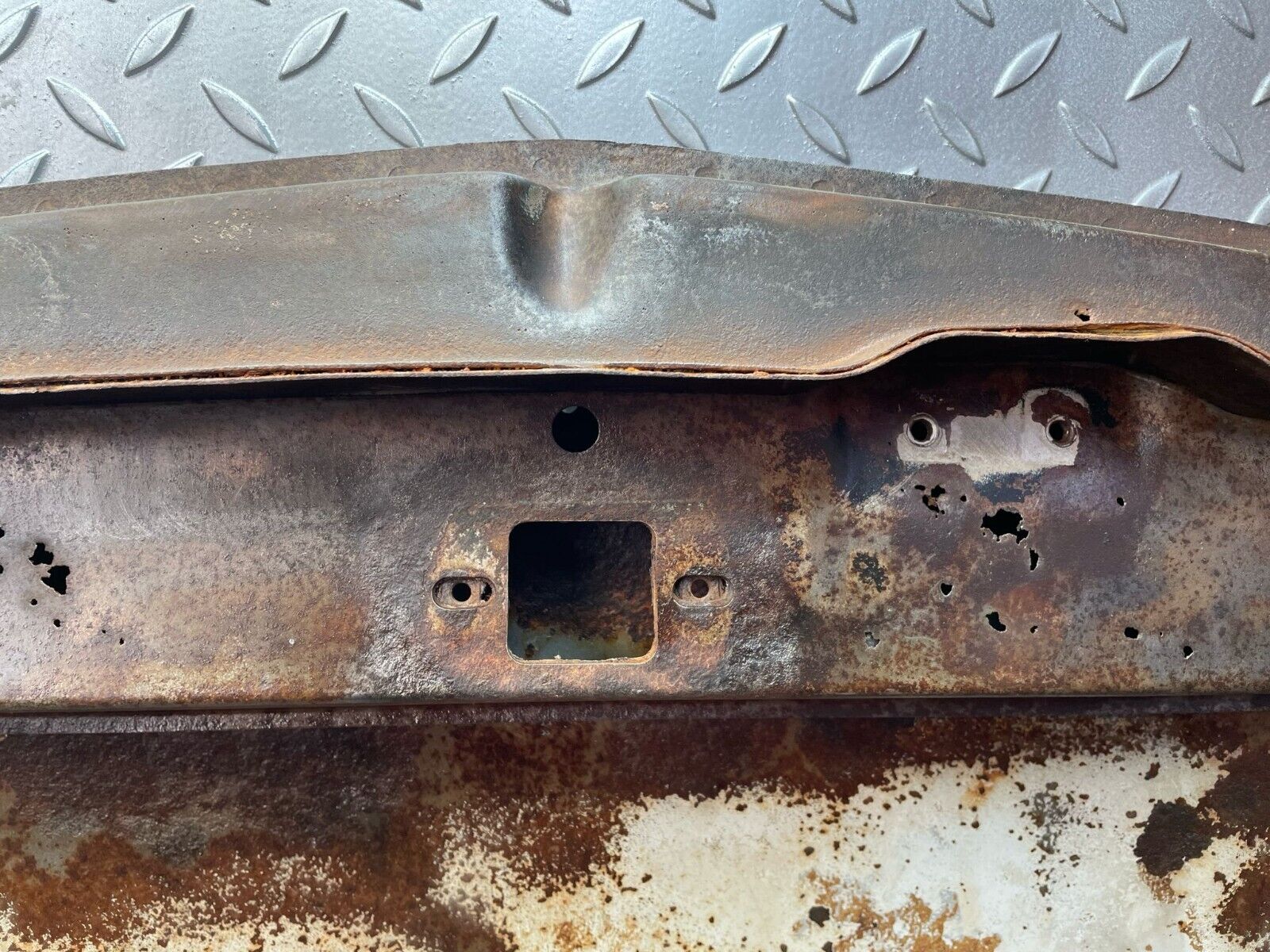 40040 Mercedes-Benz R107 350SL Bonnet