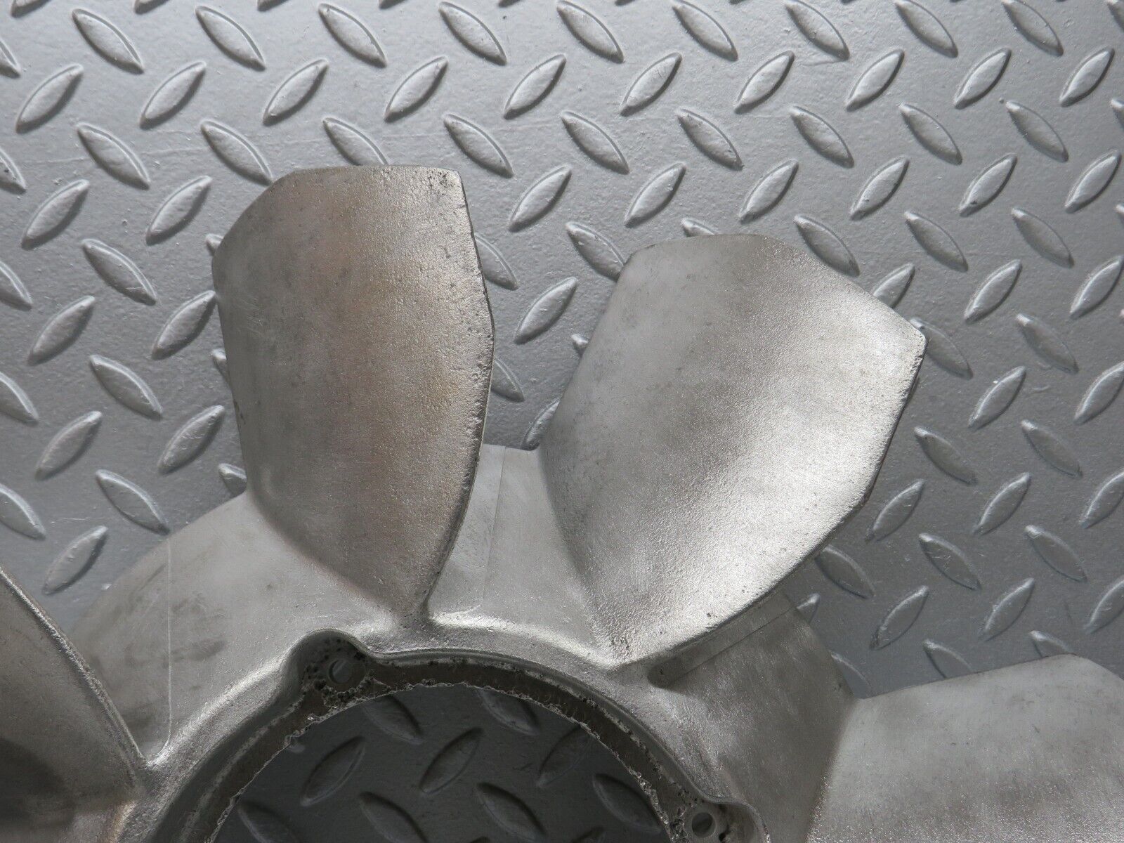 40055 Mercedes-Benz R107 350SL Engine Cooling Fan