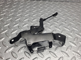 W124 Wagon throttle linkage used OEM