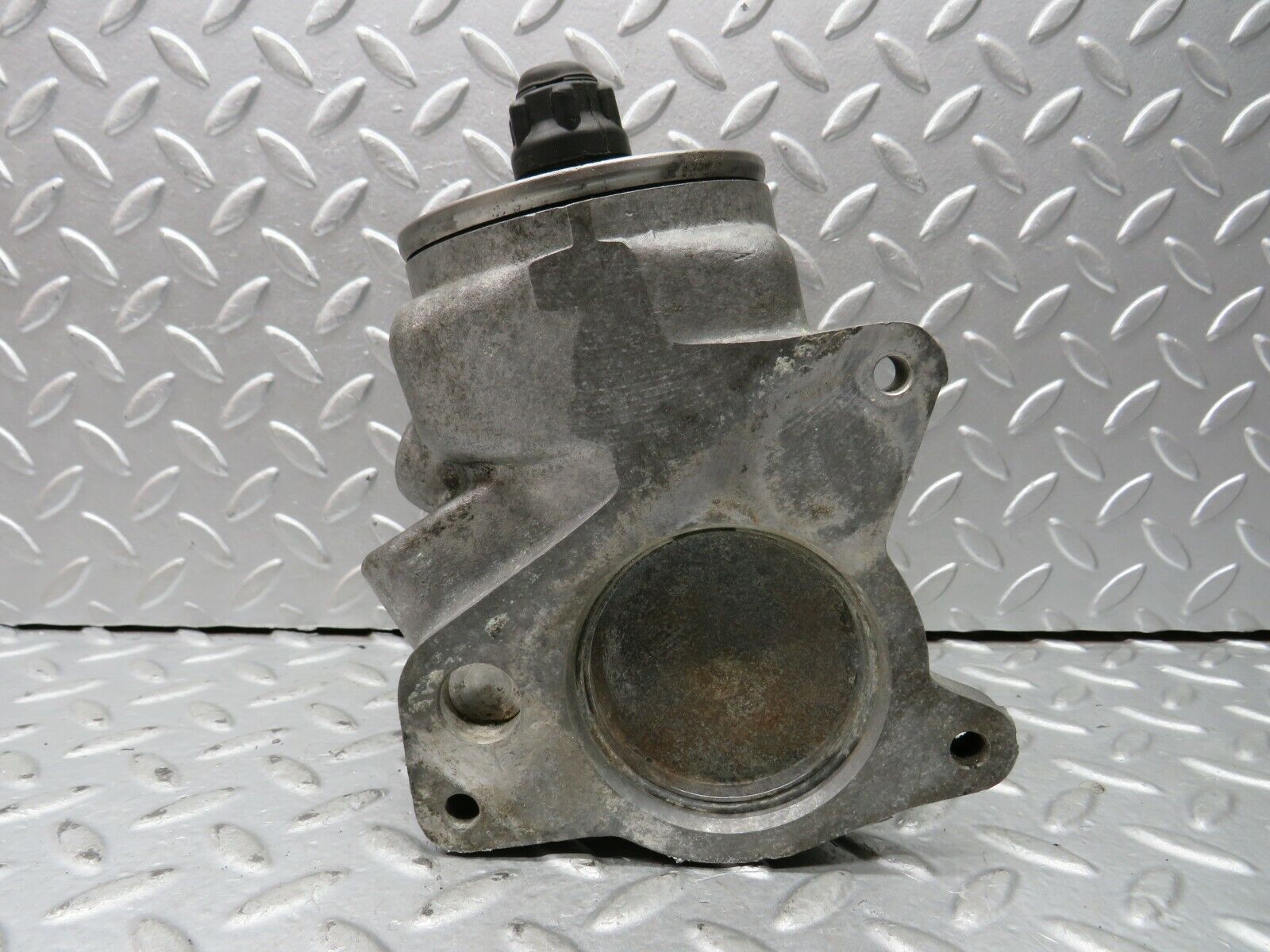 22203 Mercedes-Benz S123 280TE Wagon Power Steering Pump 1264601580
