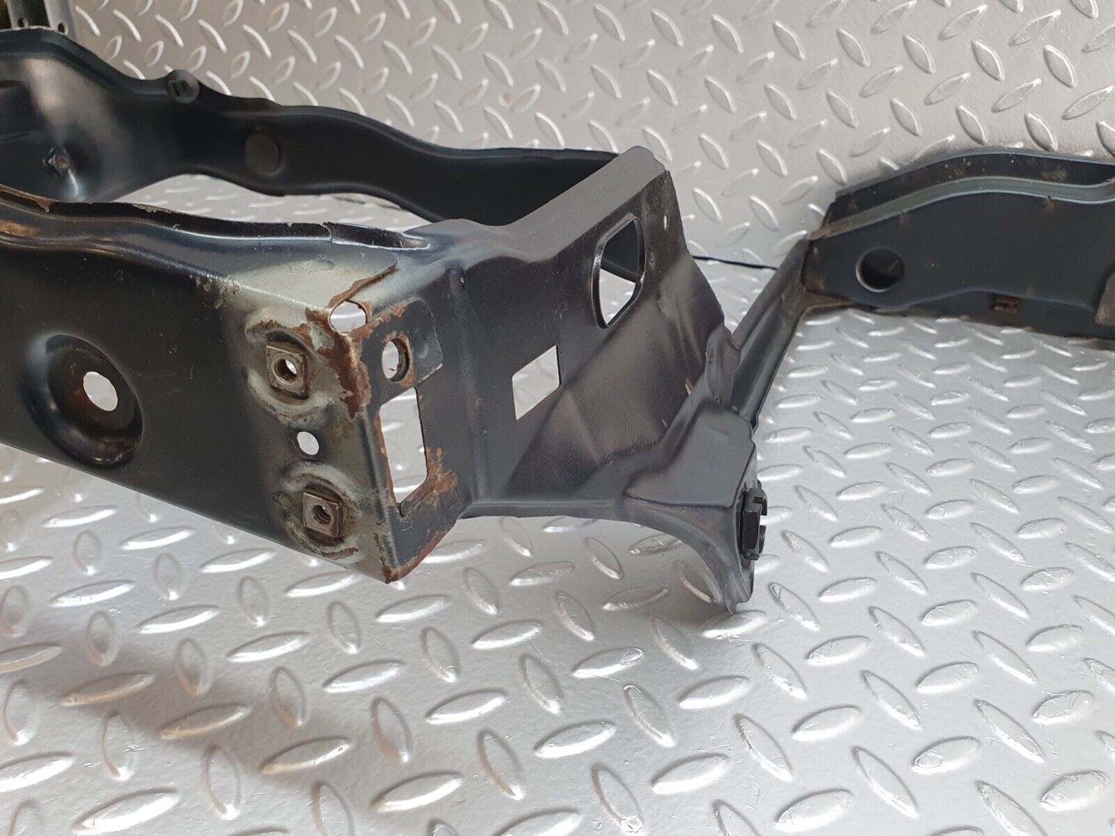 42000 Mercedes-Benz W202 C200 Front Mask Lock Carrier Panel 2028175120