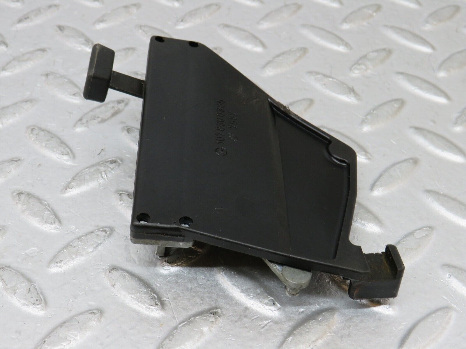 35539 Mercedes-Benz R107 280SL Air Vent Control Lever Left 1078300385