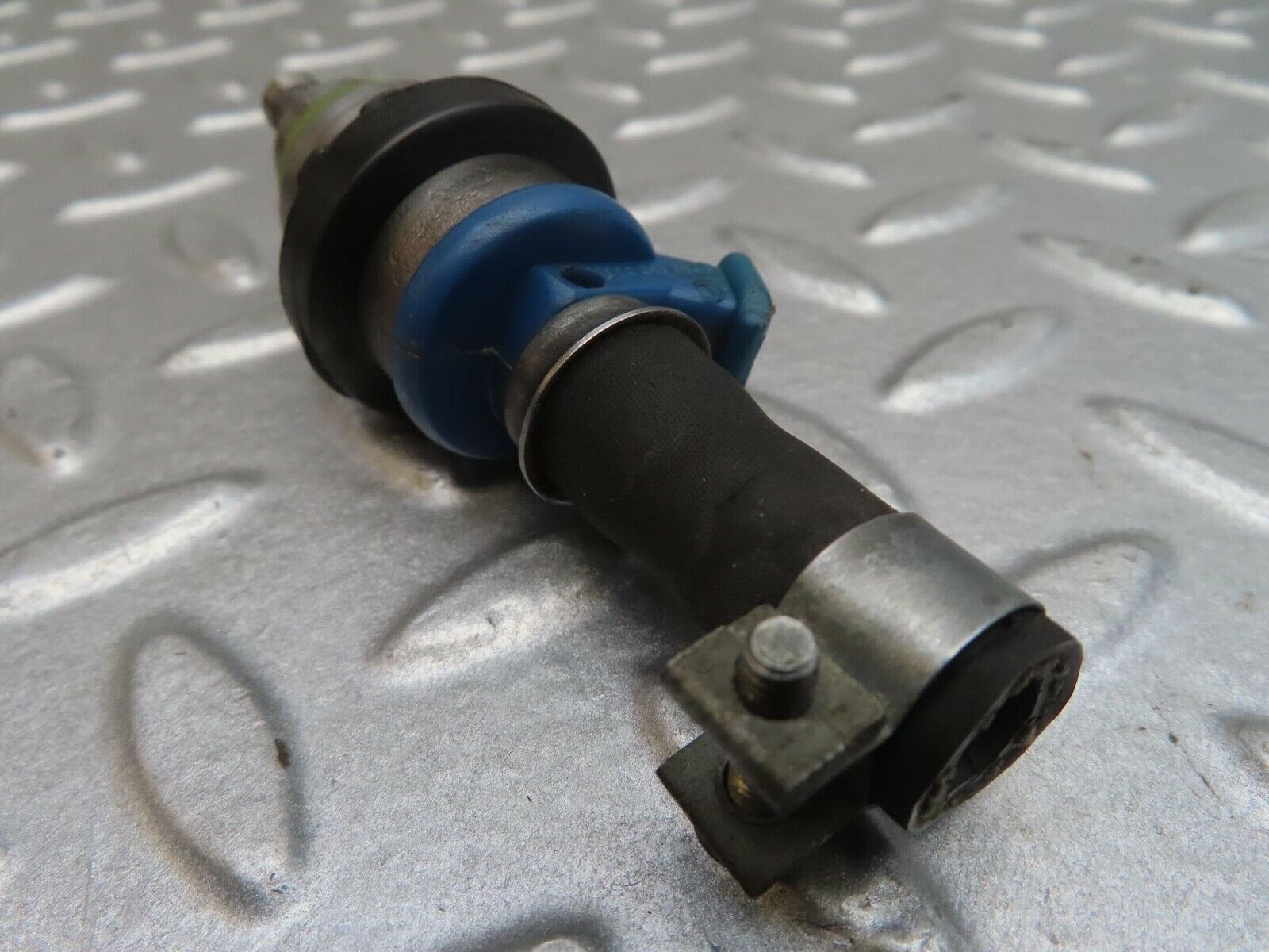 13751 Mercedes-Benz R107 450SL  Fuel Injector Bosch 0280150036
