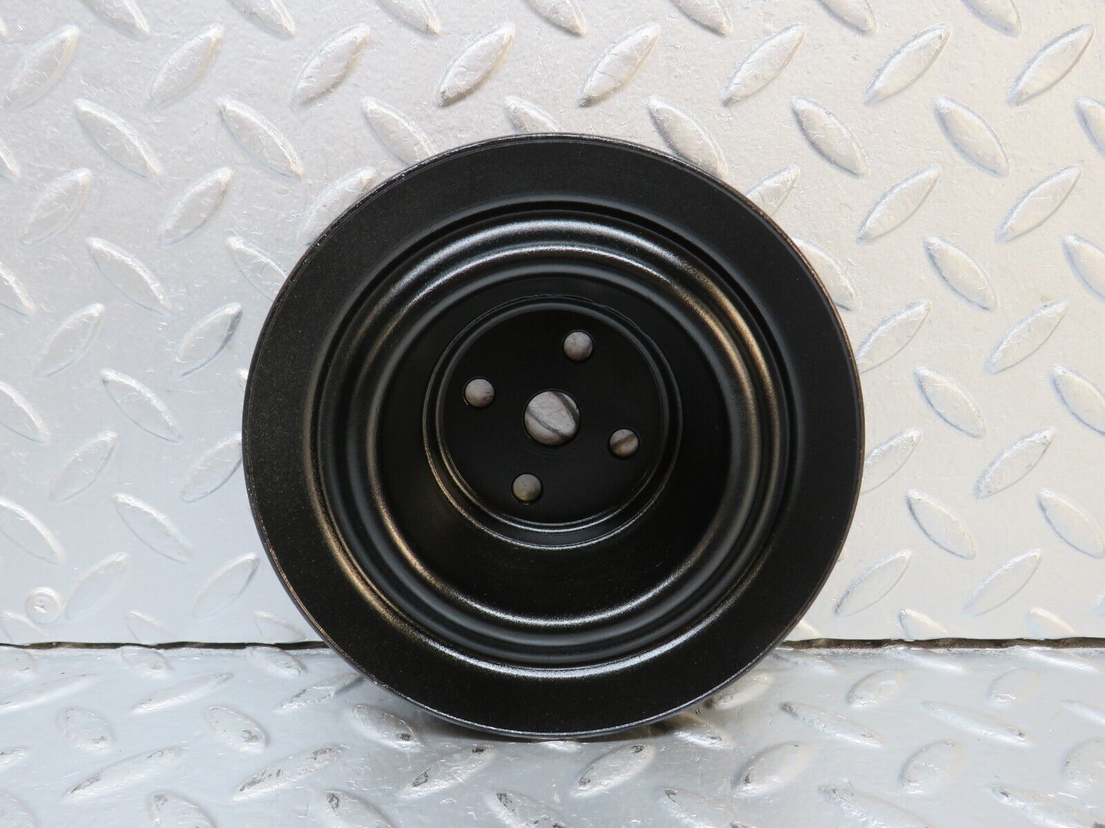 39926 Mercedes-Benz R107 350SL Water Pump Pulley