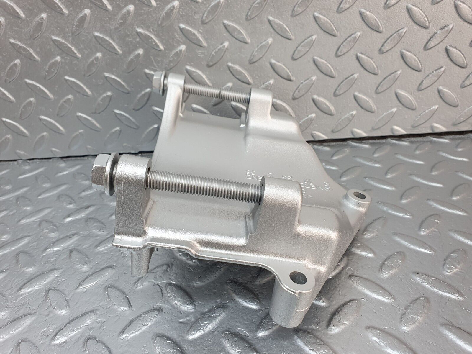 41890 Mercedes-Benz W202 C200 AC Compressor Support Bracket 1111550135