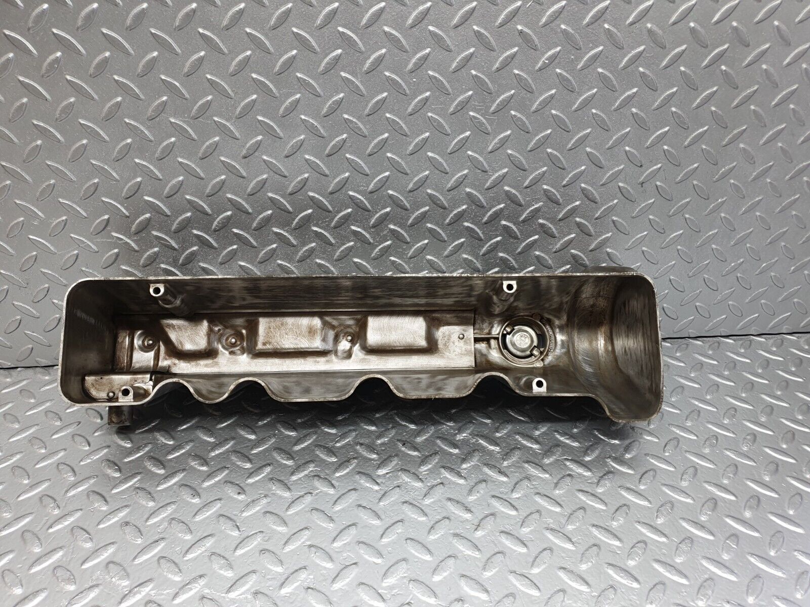 43734 Mercedes-Benz C126 380SEC Coupe Cylinder Head Cover Right 1170160105
