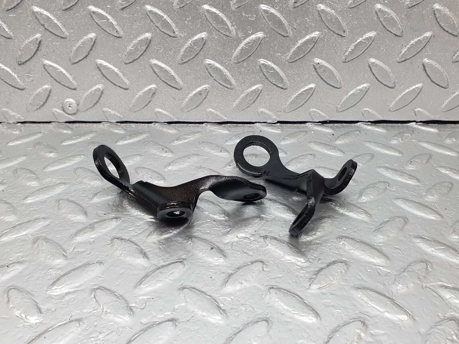 43575 Mercedes-Benz C126 380SEC Coupe Engine Lifting Eyes Hooks