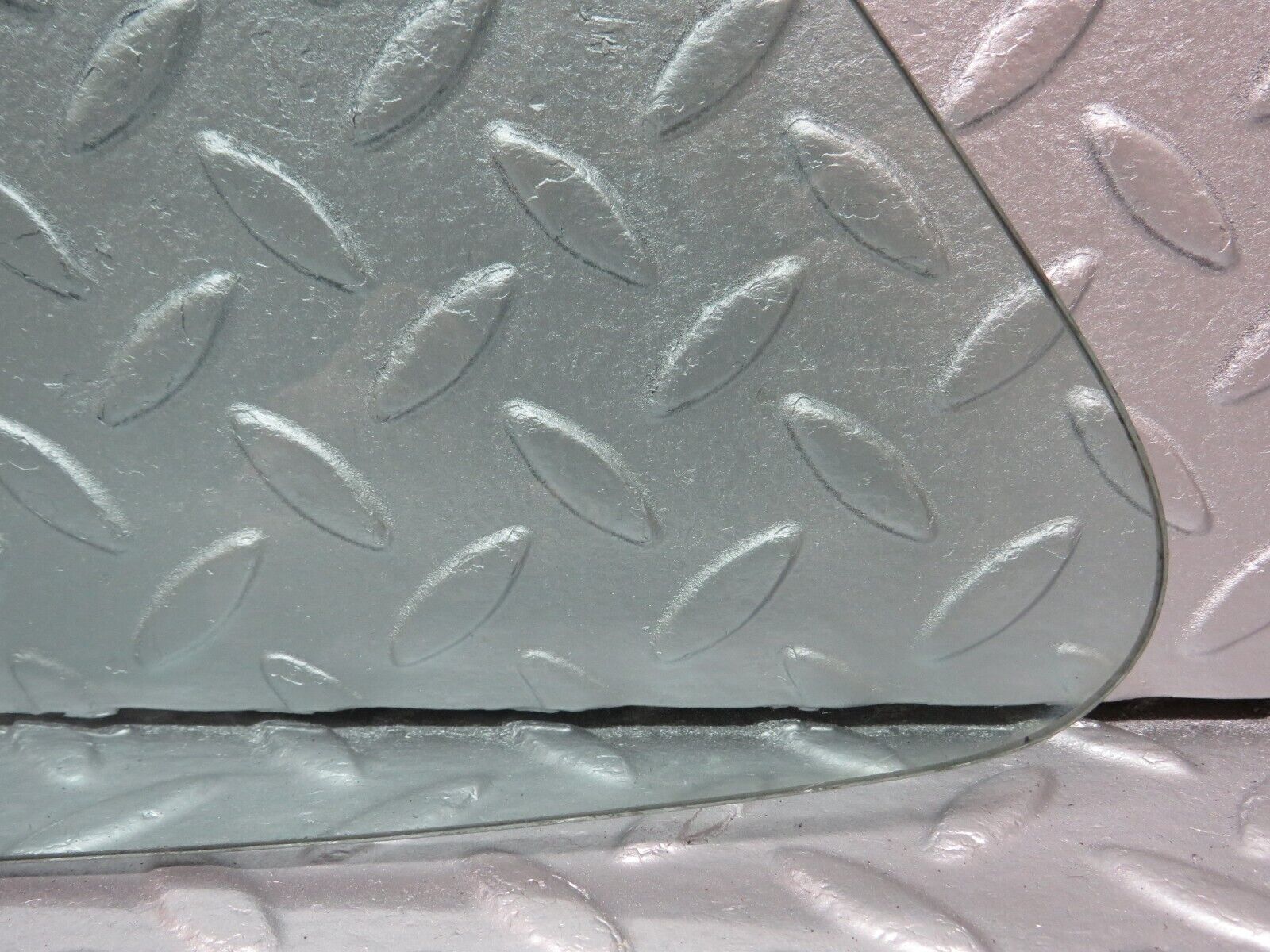 40155 Mercedes-Benz R107 350SL Hardtop Quarter Window Glass Left Side