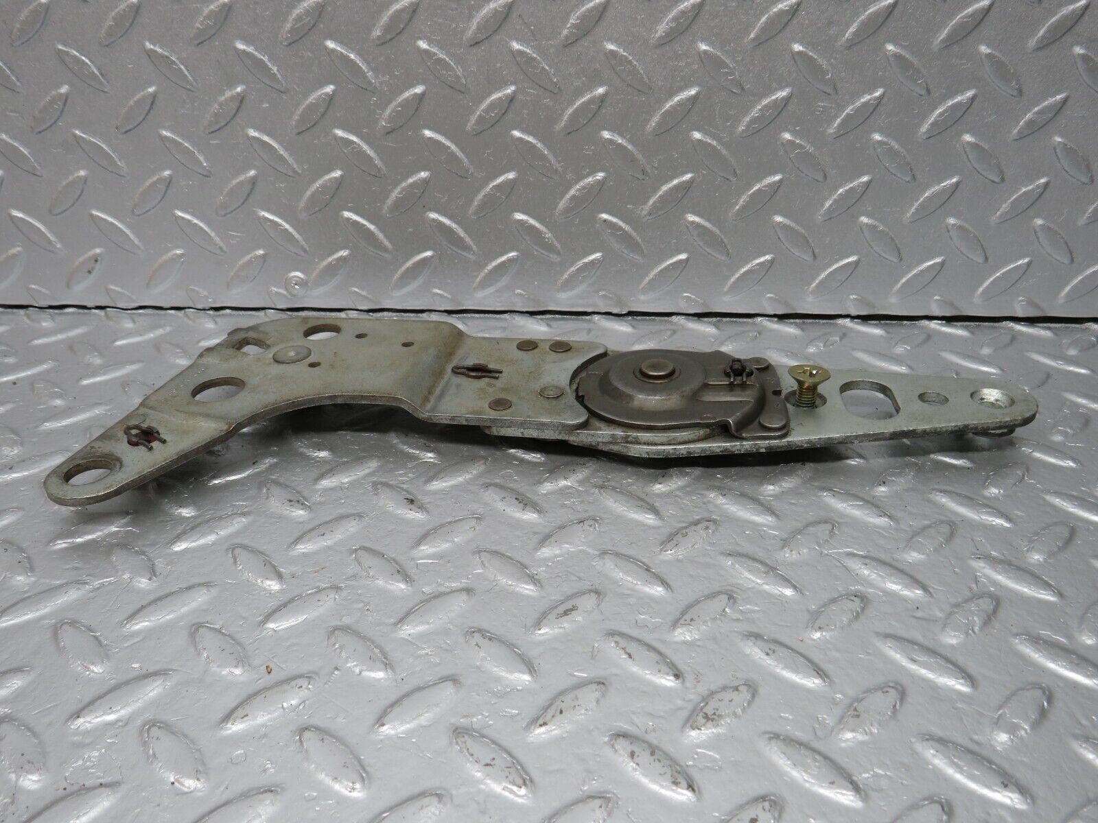 40070 Mercedes-Benz R107 350SL Front Right Seat Hinge 0009109686