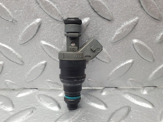 W124 fuel injector used OEM