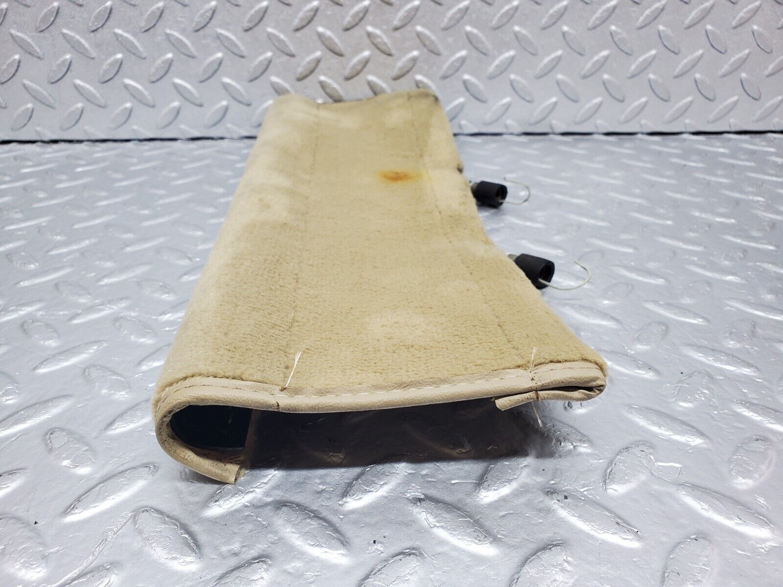 45859 Mercedes-Benz W126 420SE Front Left Seat Under Cover Beige