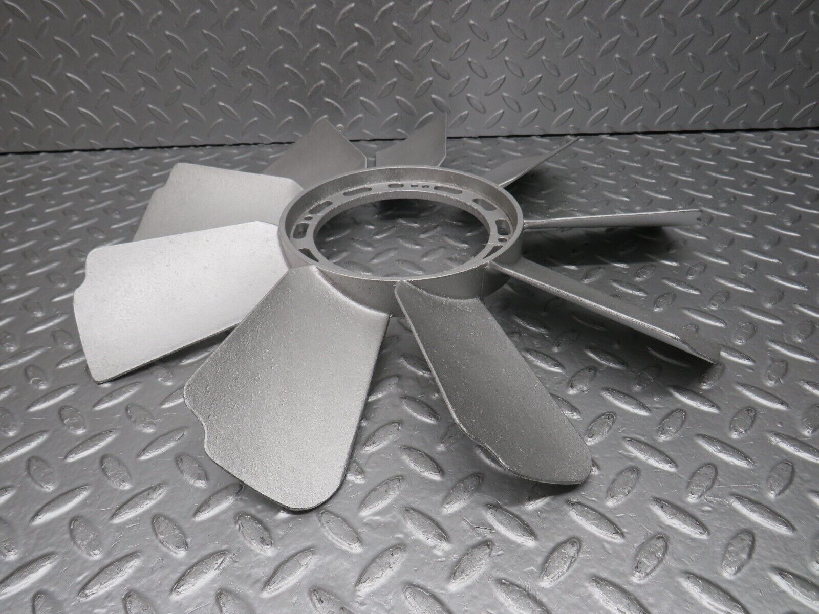 39220 Mercedes-Benz R107 500SL Engine Cooling Fan 1162051906