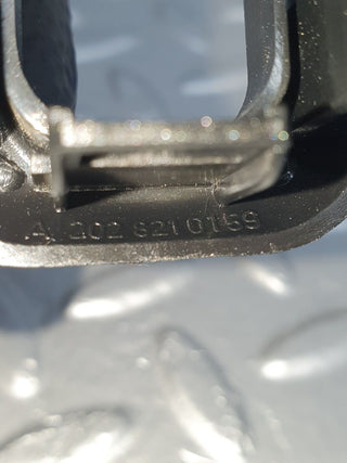 42045 Mercedes-Benz W202 C200 Window Switch Control Button Frame Housing 2028210159