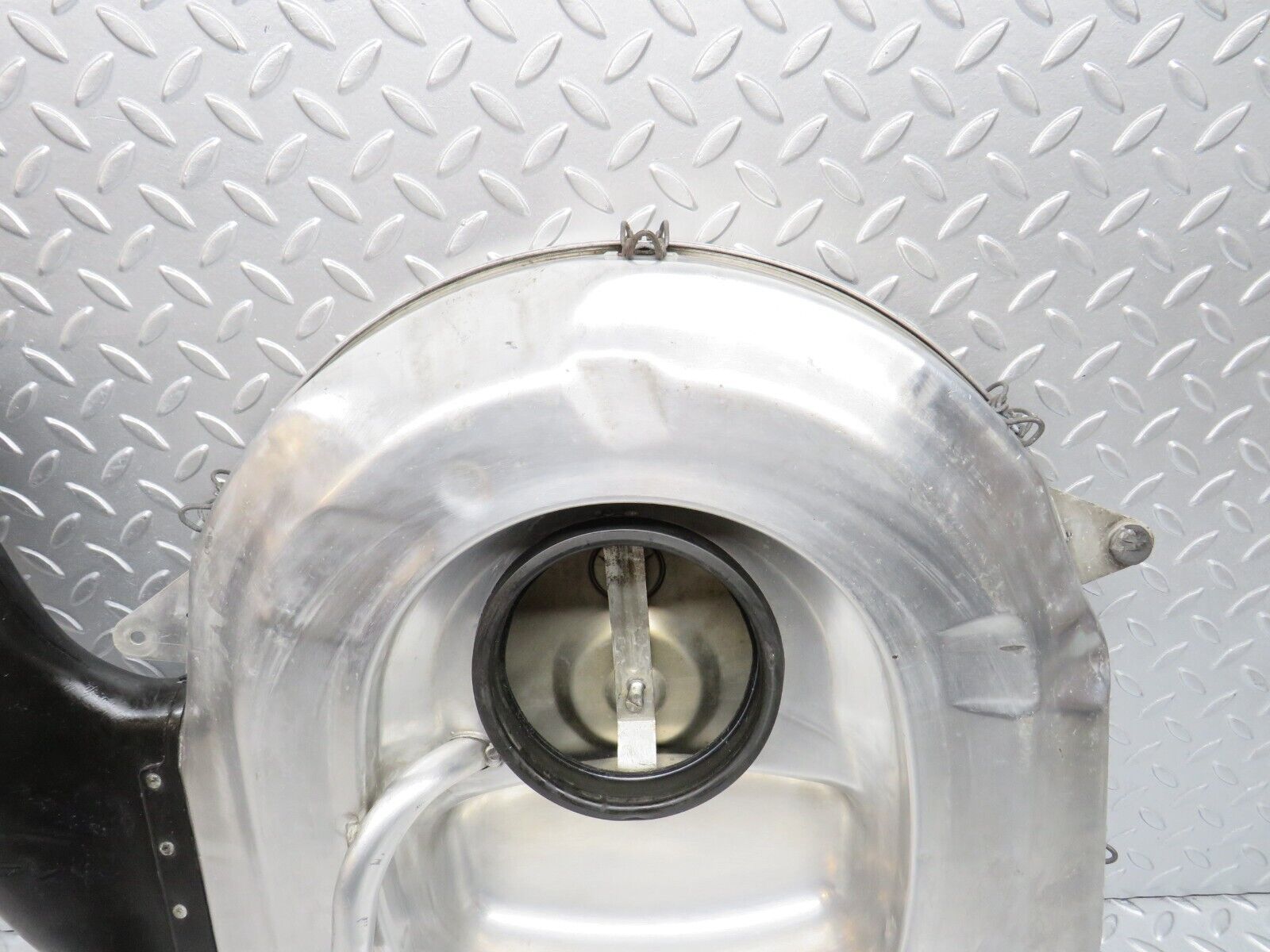 39176 Mercedes-Benz R107 500SL Aluminium Air Filter Housing 0100948602