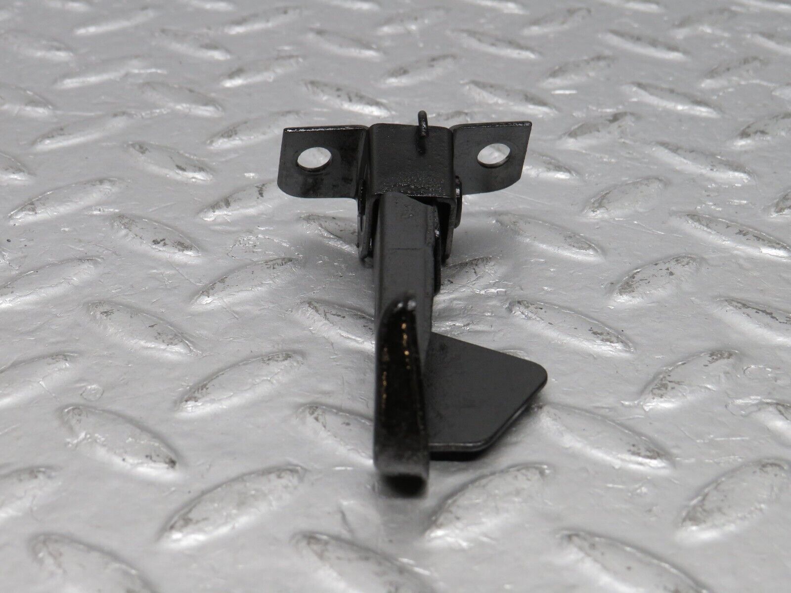 39252 Mercedes-Benz R107 500SL Bonnet Safety Latch