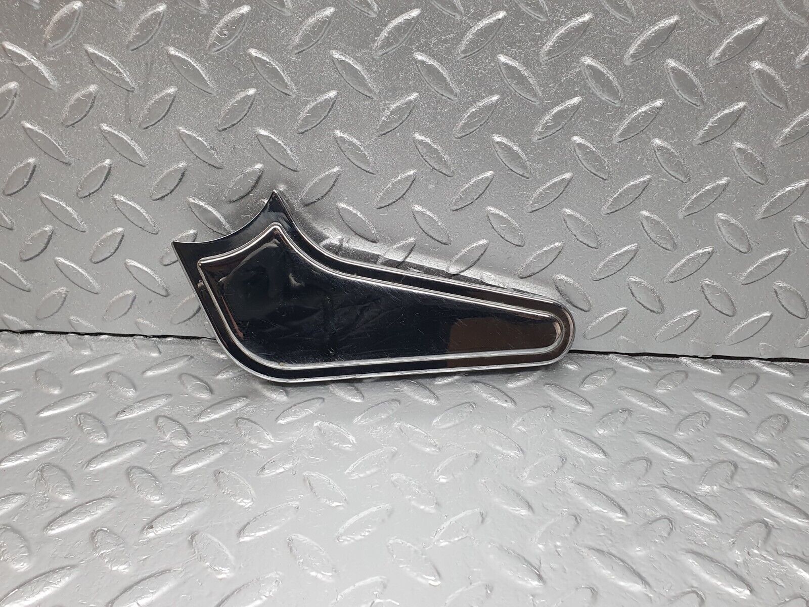 43086 Mercedes-Benz W108 280SE Seat Hinge Chrome Cover Right 1089130828