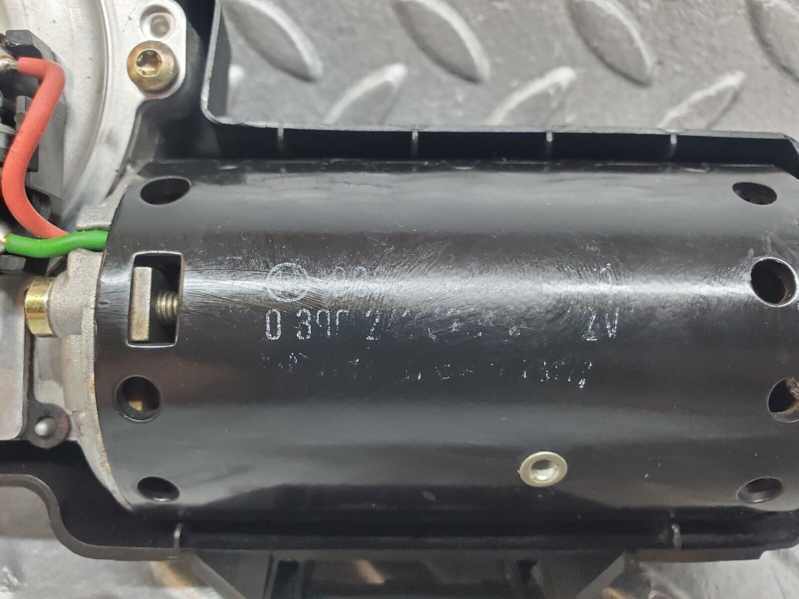 44780 Mercedes-Benz W124 220E Wiper Motor Bosch & Cover 0390241425 1390591046