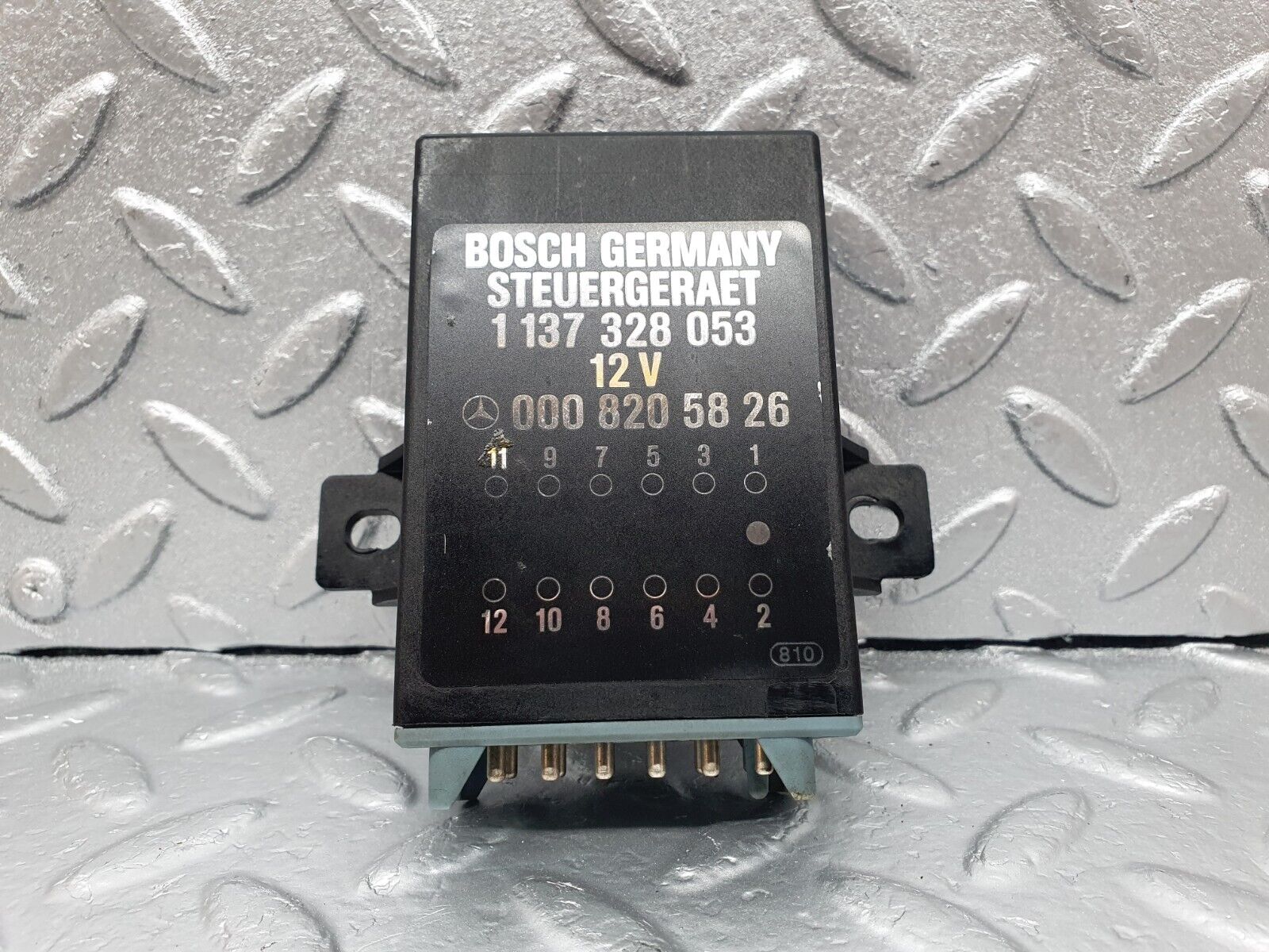 43521 Mercedes-Benz C126 380SEC Coupe Seat Belt Presenter Relay 0008205826