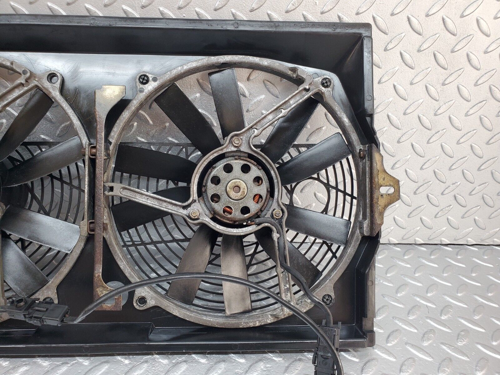 45176 Mercedes-Benz R129 300SL Coupe Radiator Cooling Fan 1295050555 1295409908