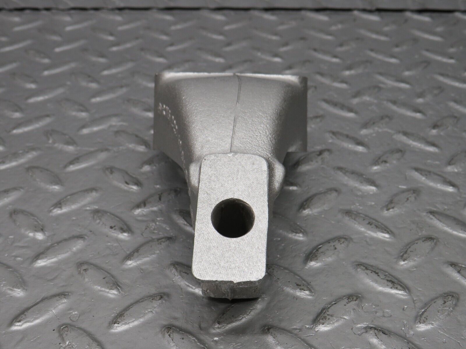 39250 Mercedes-Benz R107 500SL Engine Mount Bracket Left 1162234604