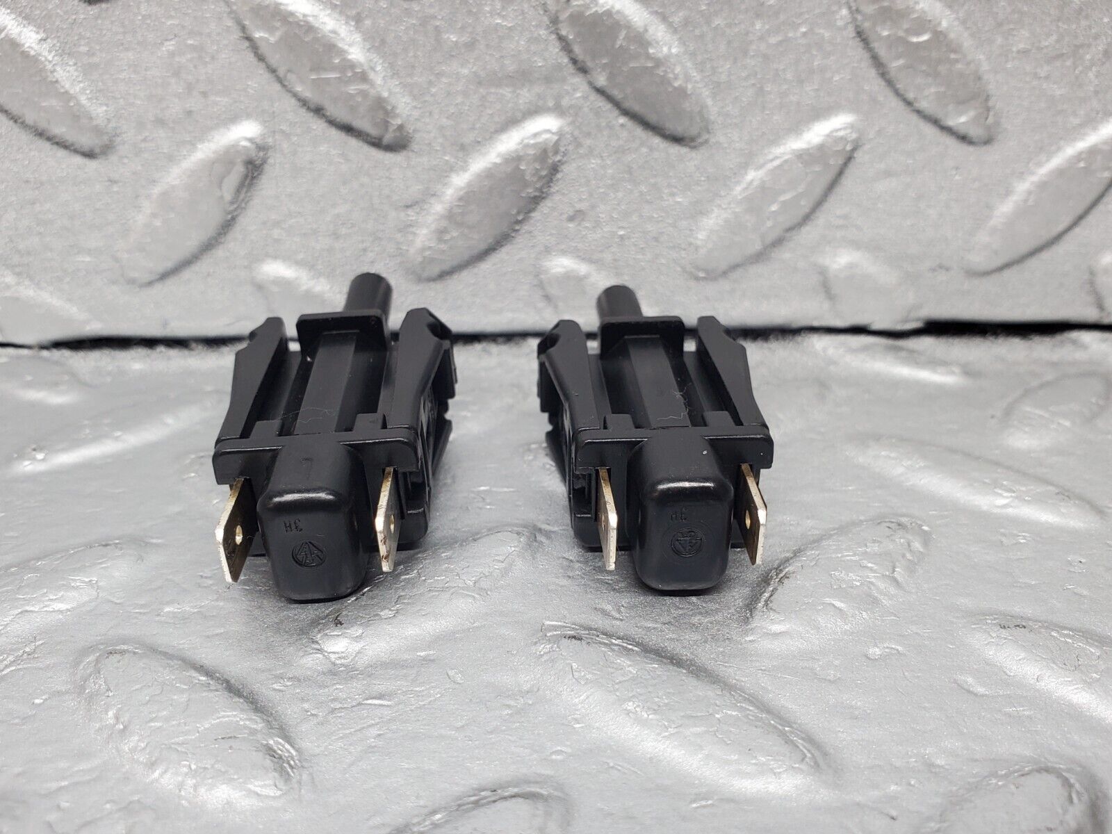 45888 Mercedes-Benz W126 420SE Door Contact Switch 2x 0015458714