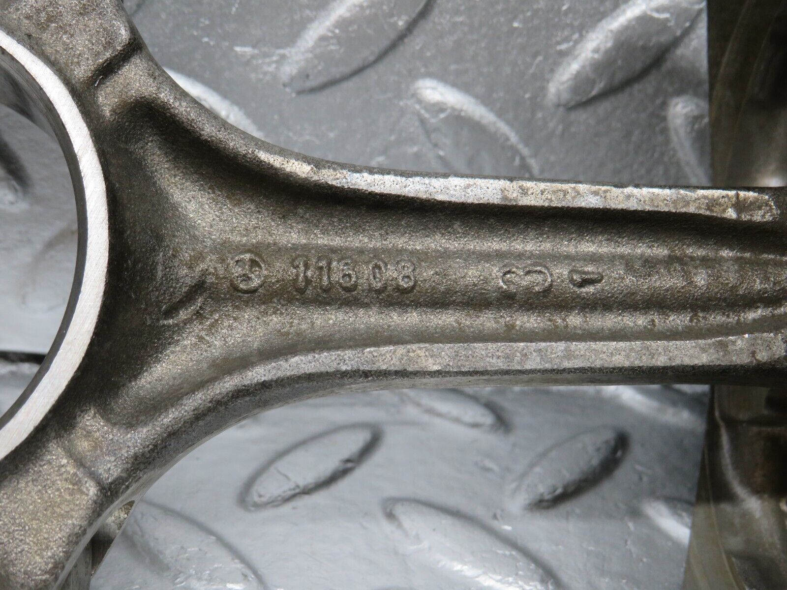 40022 Mercedes-Benz R107 350SL Piston With Connecting Rod 92.00mm