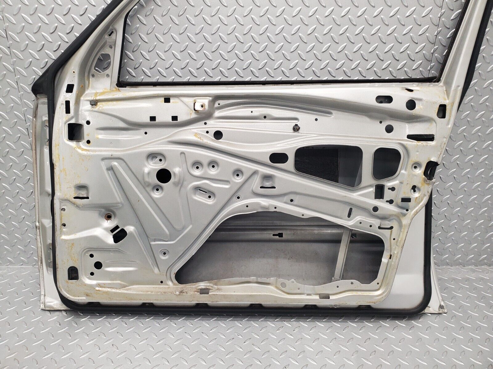 46121 Mercedes-Benz W124 Front Right Door