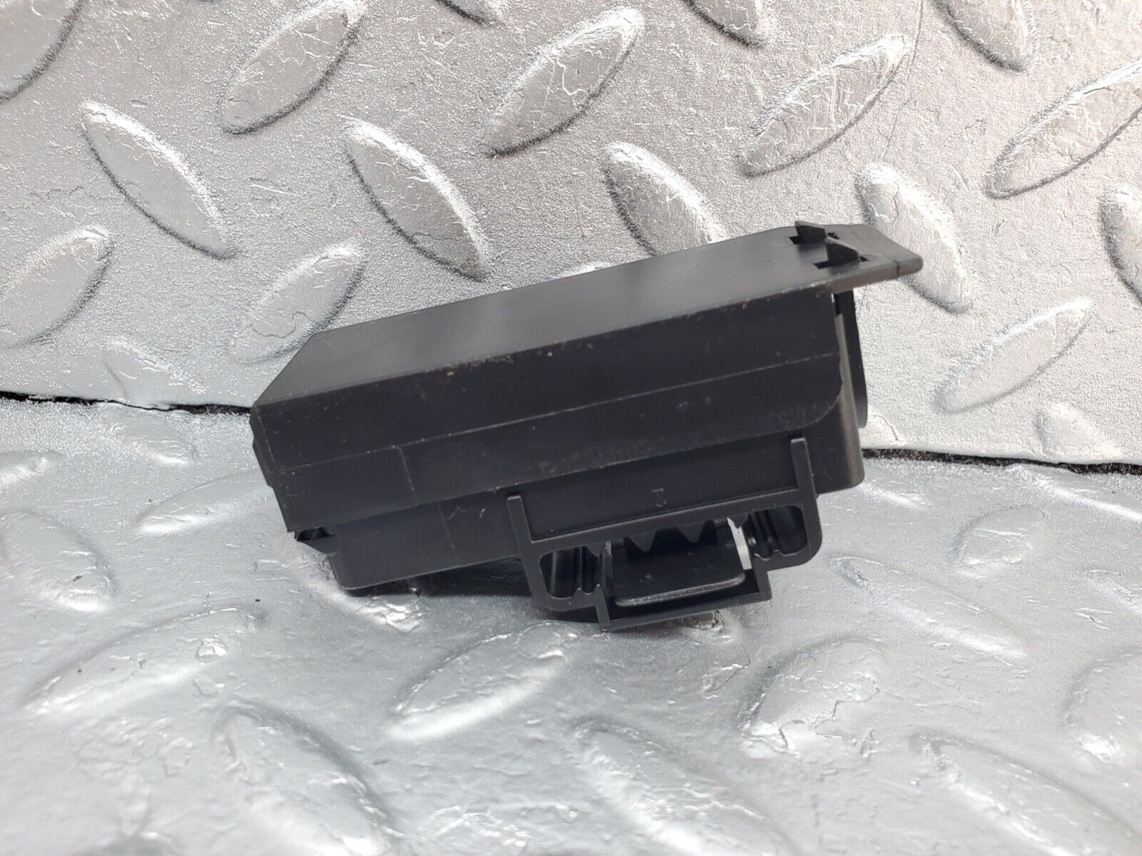 44650 Mercedes-Benz W124 220E Wire Distributor Connector 1245459340
