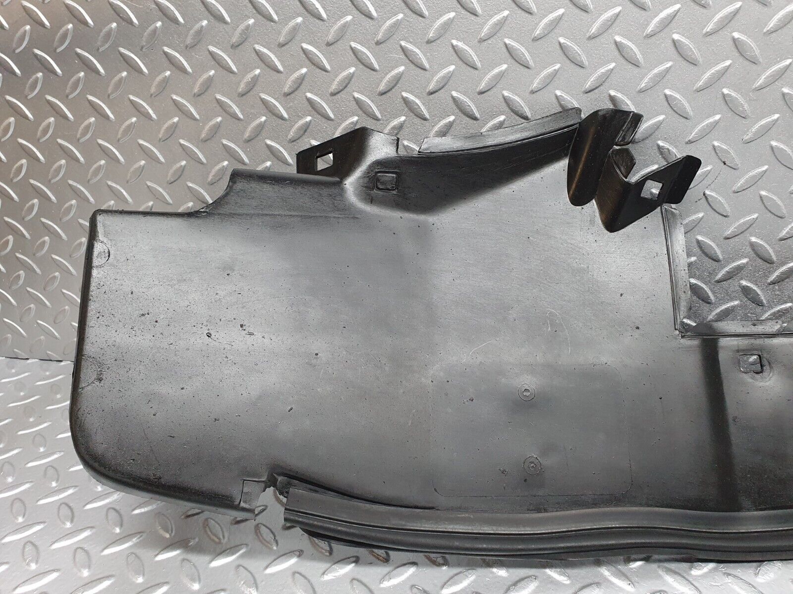 41931 Mercedes-Benz W202 C200 Front Left Inner Fender Wing Splash Guard 2026980130