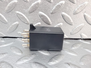 44357 Mercedes-Benz W123 280E Intermittent Wiper Relay 0008210863