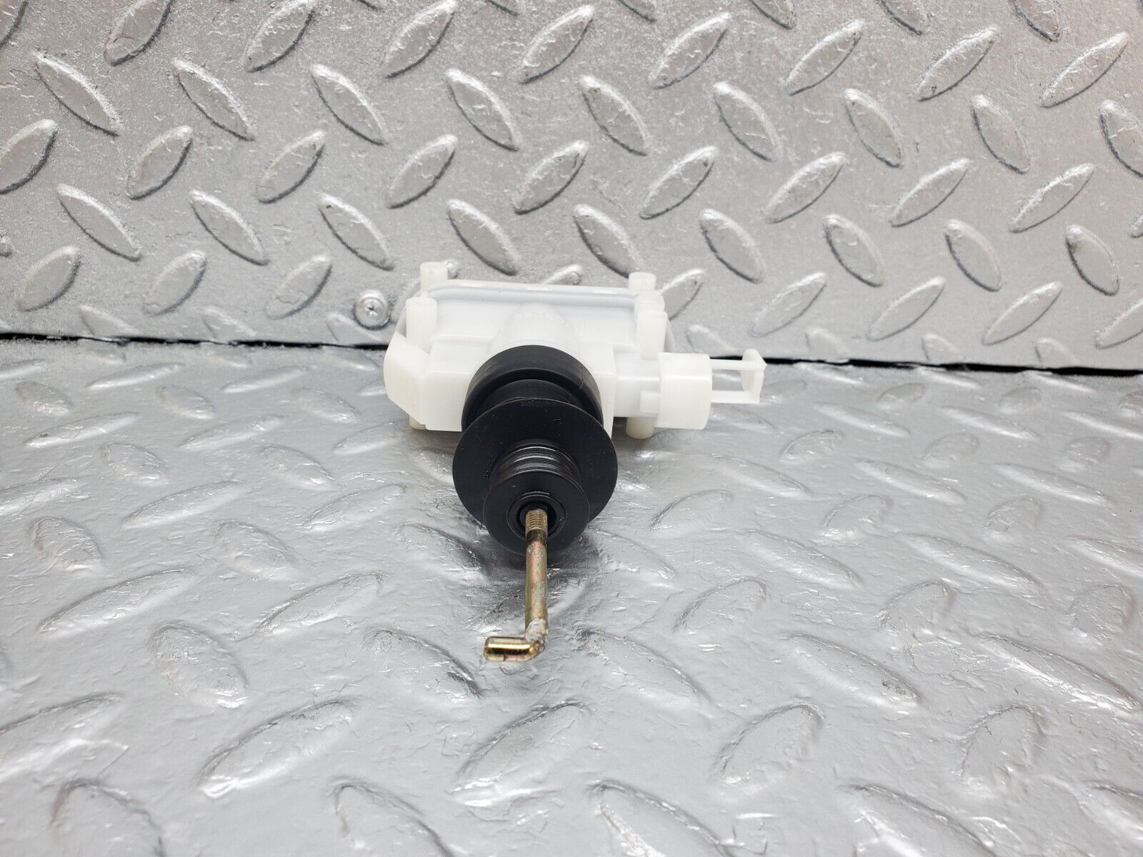 44951 Mercedes-Benz R129 300SL Coupe Right Door Lock Vacuum Actuator