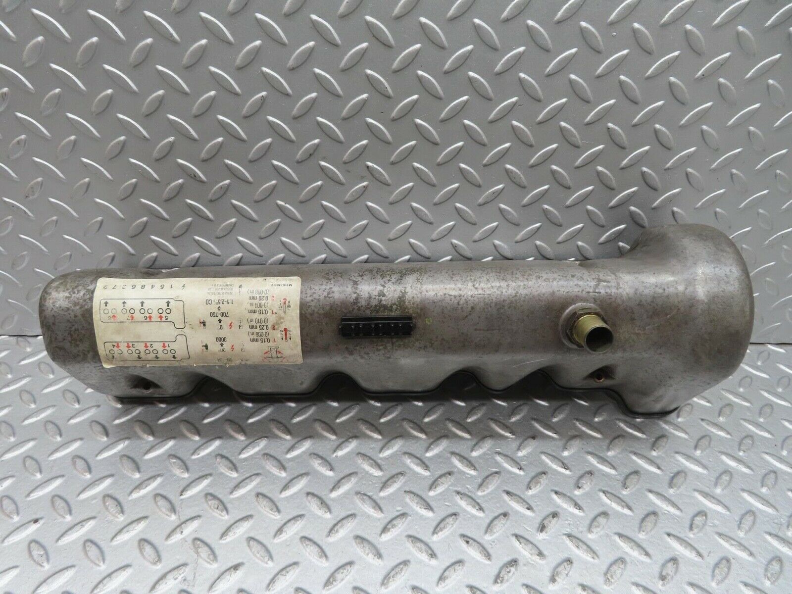 13828 Mercedes-Benz R107 450SL Cylinder Head Valve Cover Left Side 1160161805