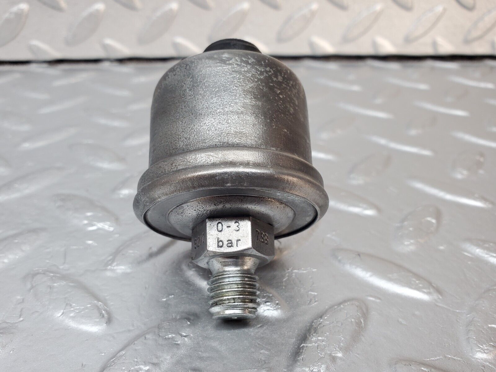 45941 Mercedes-Benz W126 420SE Oil Pressure Sensor VDO 0065429417