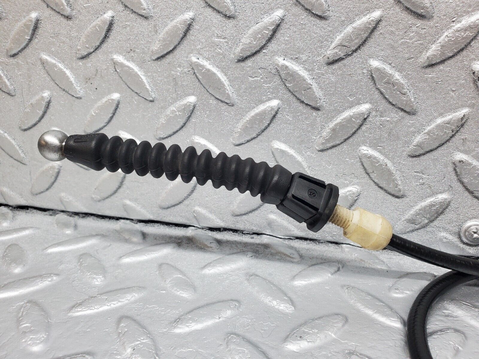 45497 Mercedes-Benz W124 260E Automatic Gearbox Cable 722.409