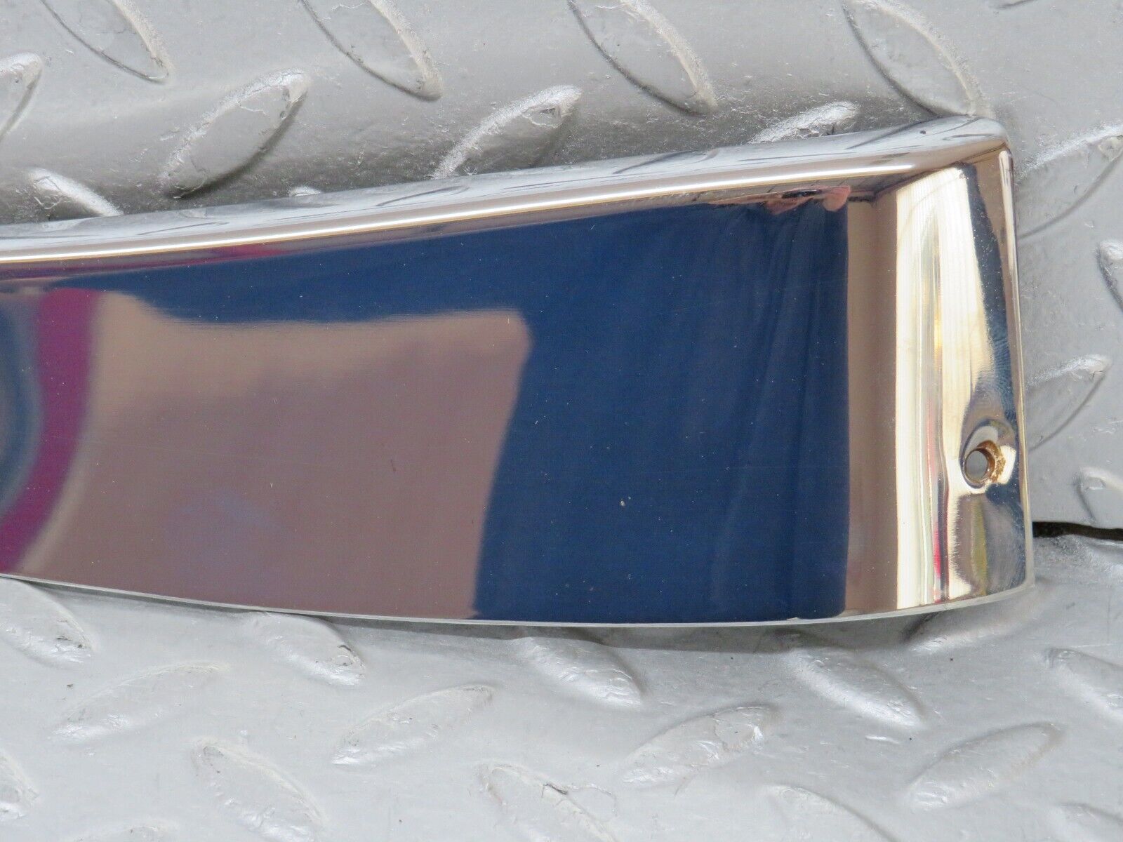 35662 Mercedes-Benz R107 280SL Right Door Chrome Cover