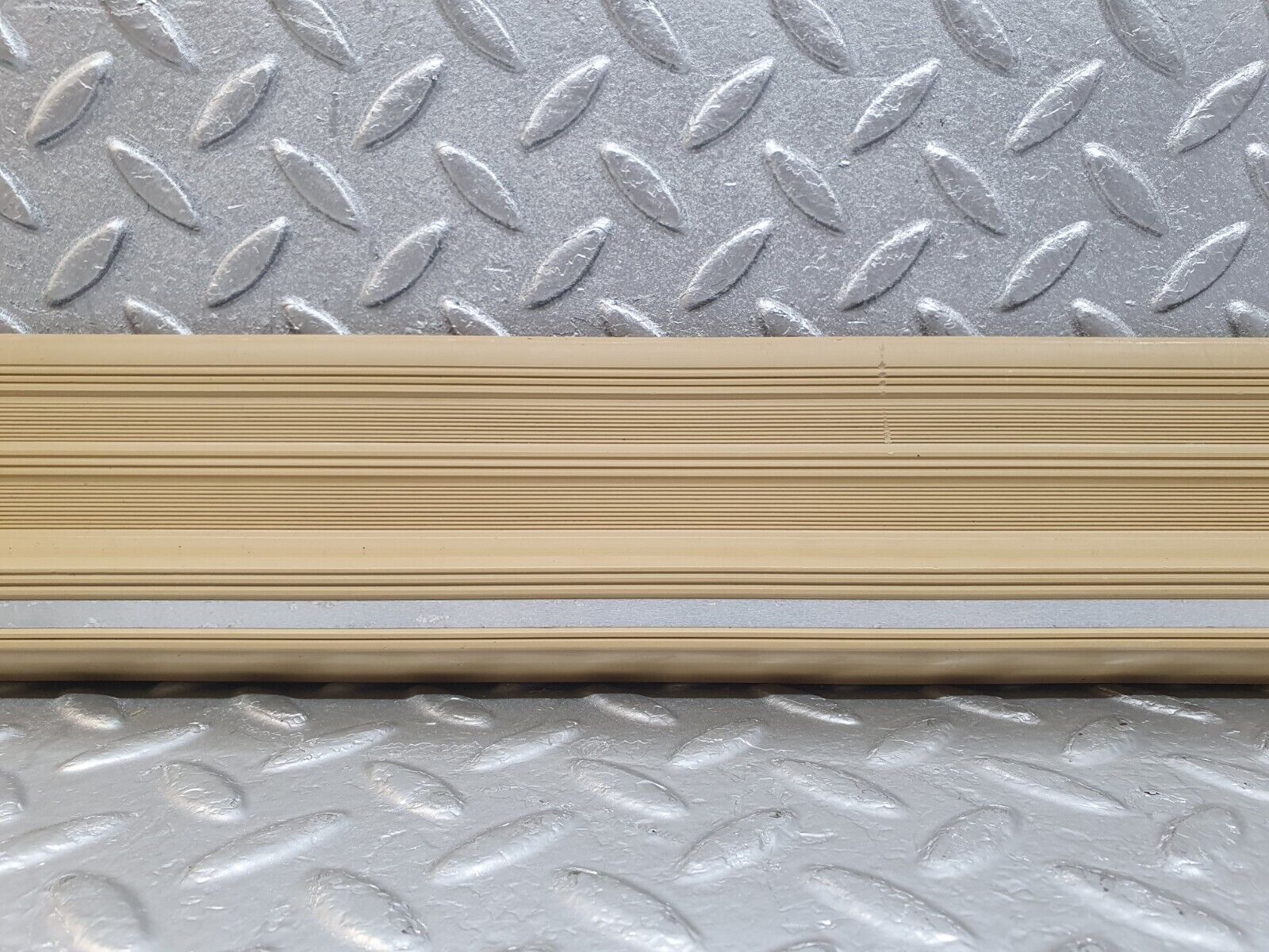 43963 Mercedes-Benz C123 230CE Coupe Left Door Sill Trim Beige
