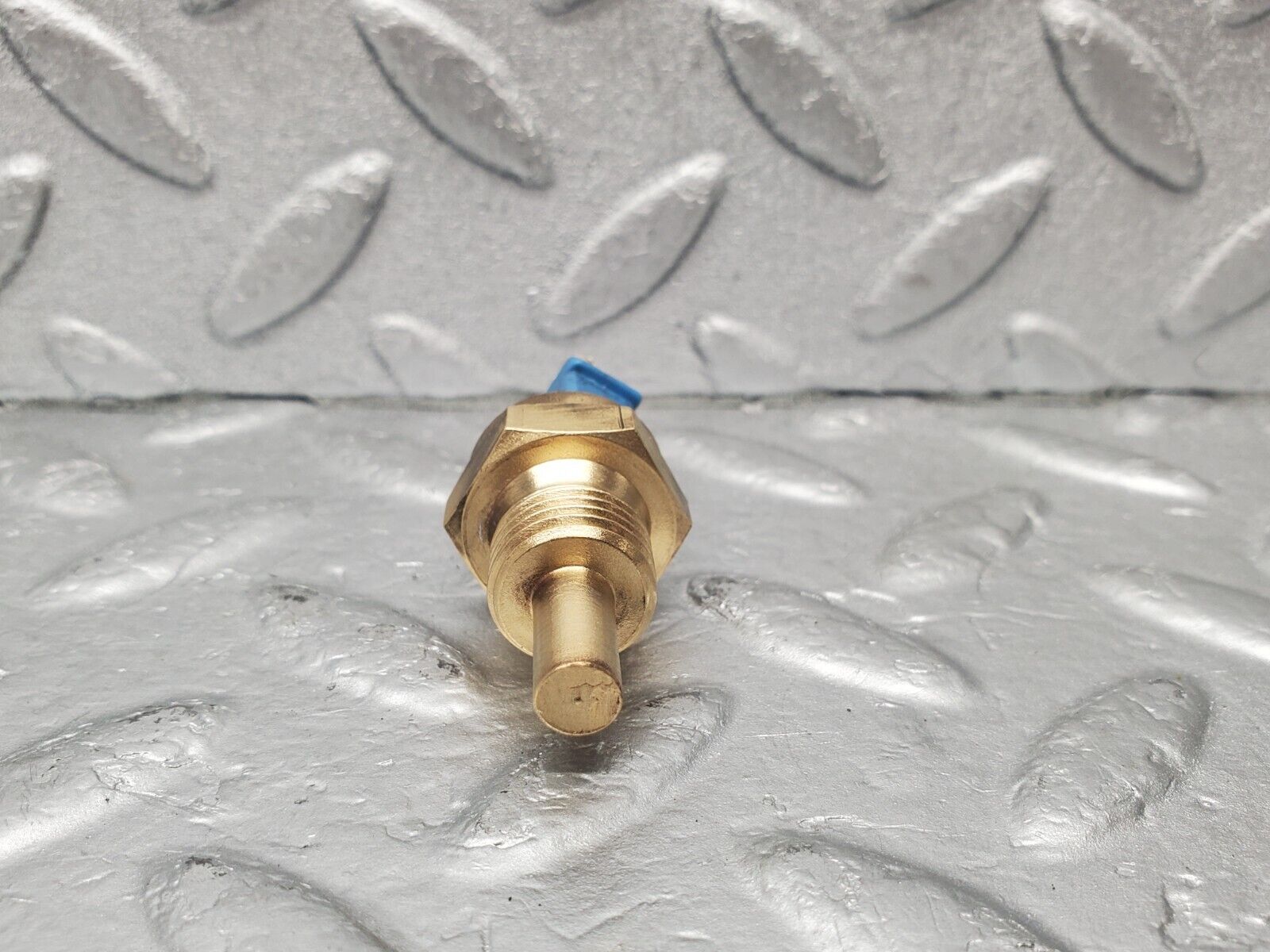 46215 Mercedes-Benz W124 280E Coolant Temperature Sensor VDO 0085424517
