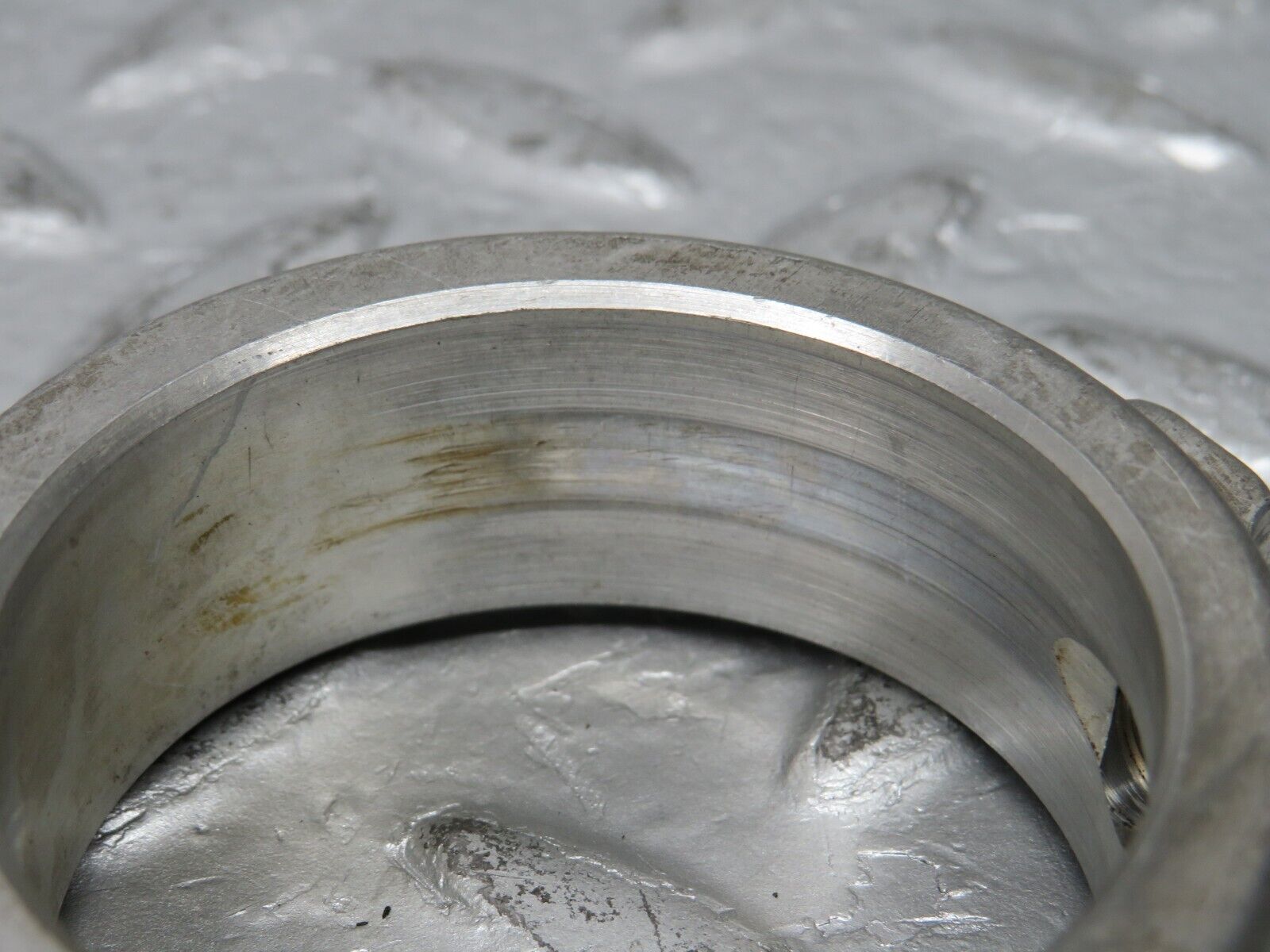 32797 Mercedes-Benz C107 R107 350 V8 Camshaft Tower Bearing 1160512112