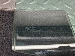 W124 Wagon rear right door window glass used OEM