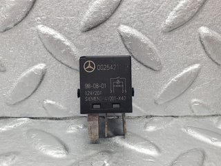 46920 Mercedes-Benz R129 320SL Coupe Indicator Relay 0025421119