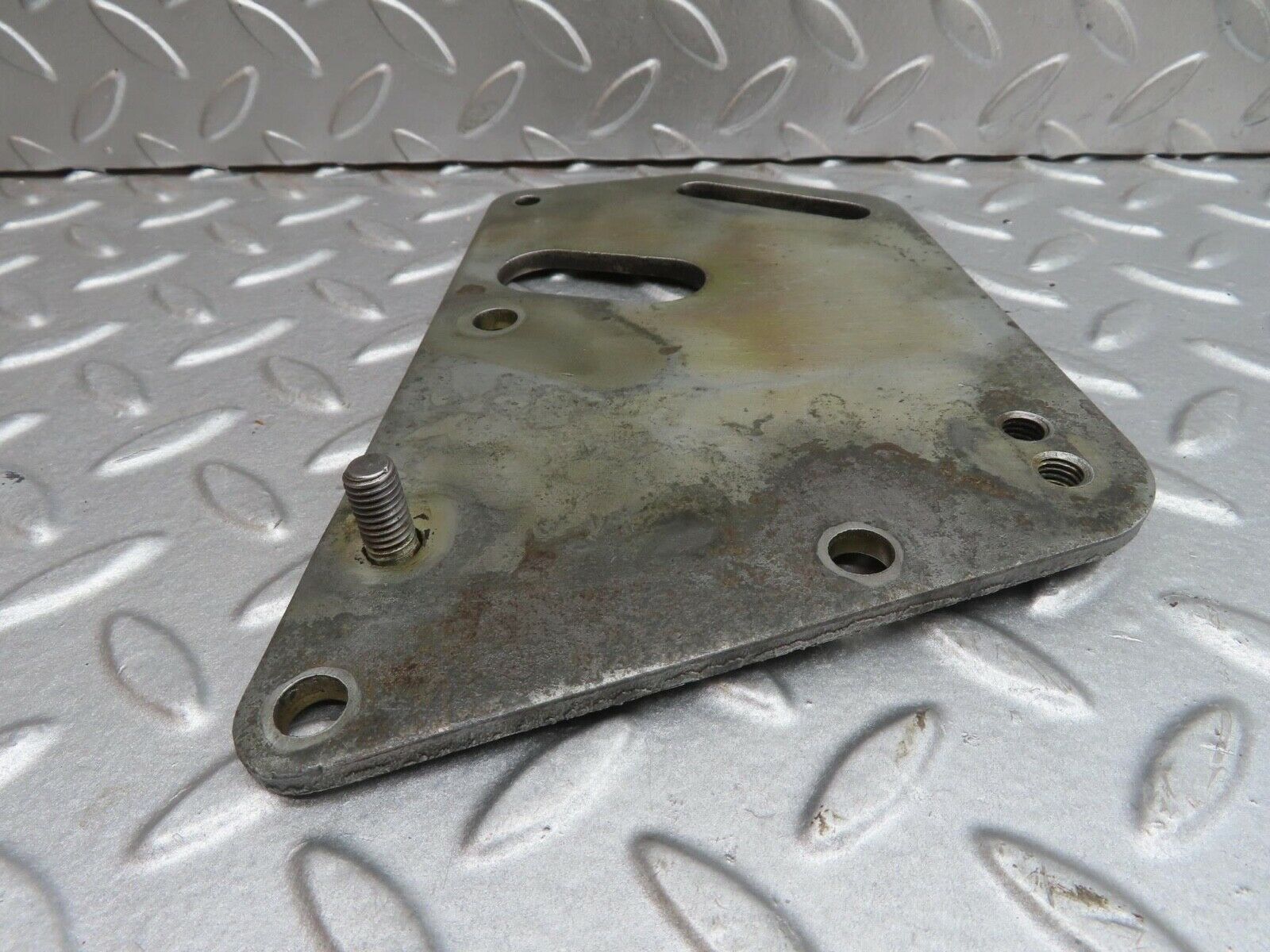 13718 Mercedes-Benz R107 450SL Power Steering Pump Bracket