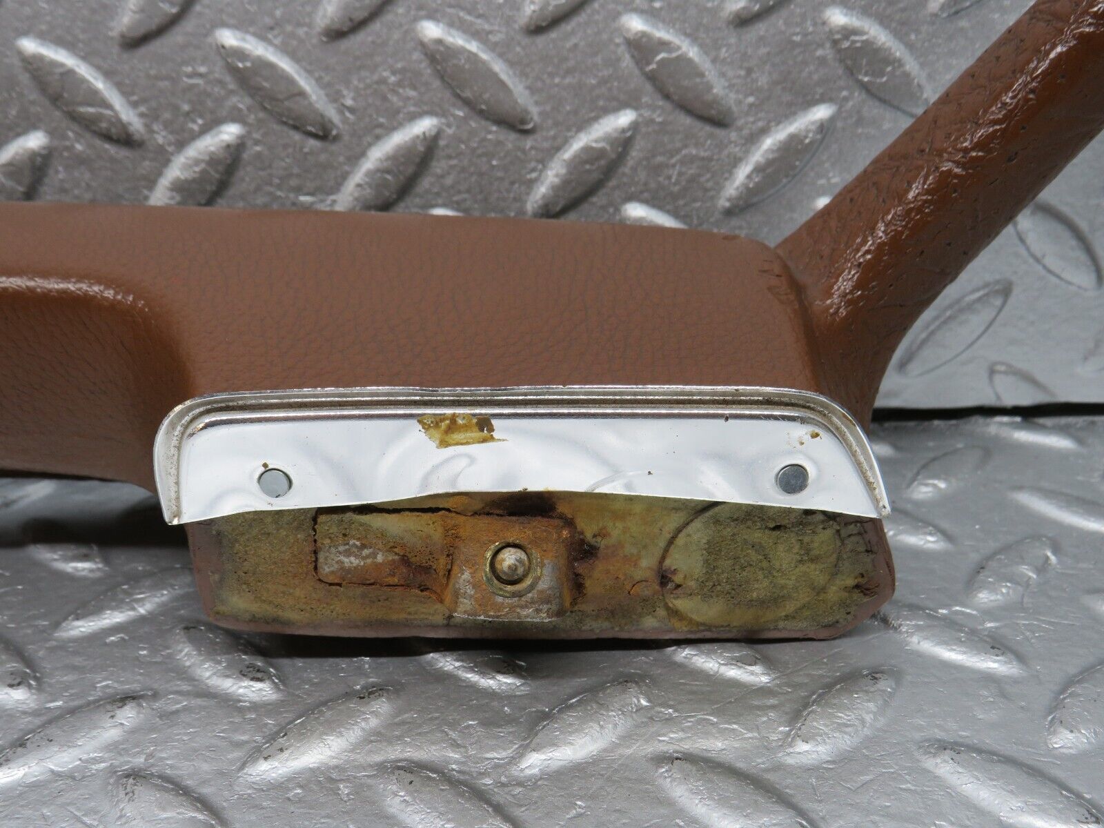 39872 Mercedes-Benz R107 350SL Interior Door Handle Brown Right Side