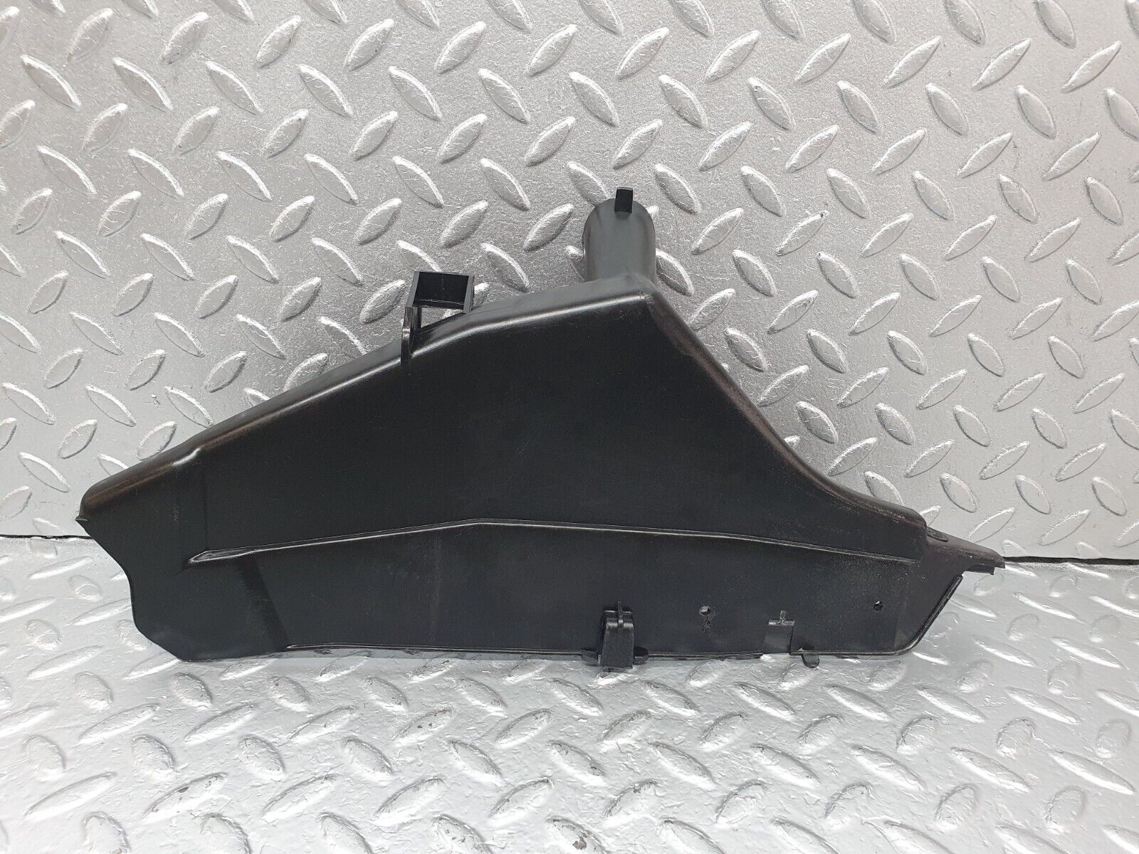 42729 Mercedes-Benz W201 190 2.0L Front Right Rain Gutter Drain Channel 2016280273
